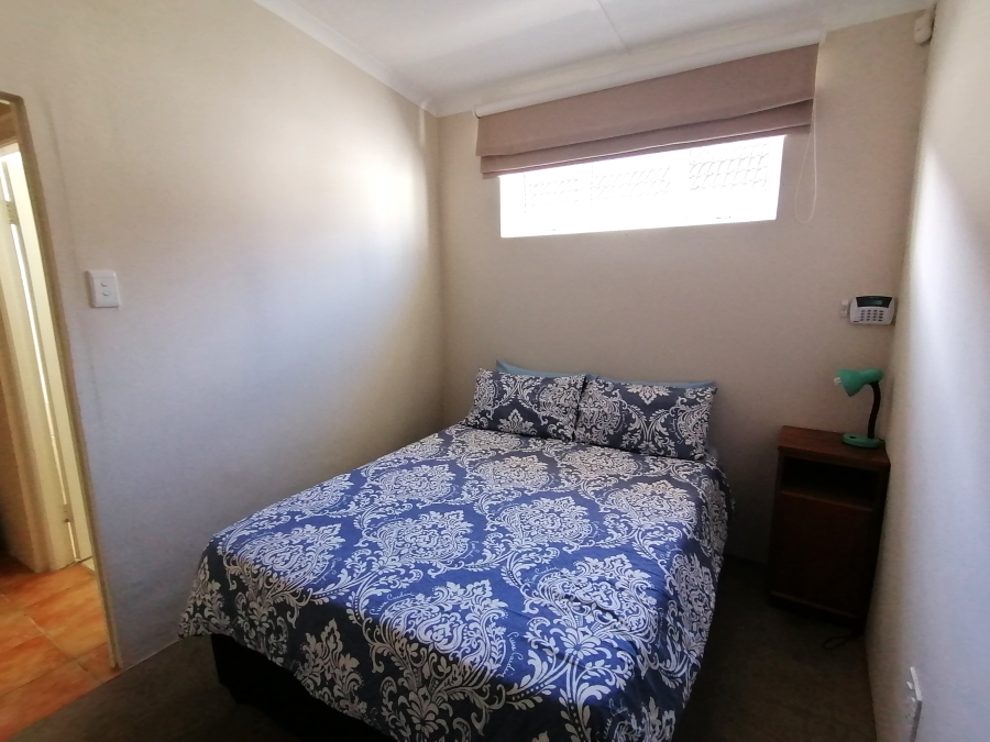1 Bedroom Property for Sale in Summerstrand Eastern Cape